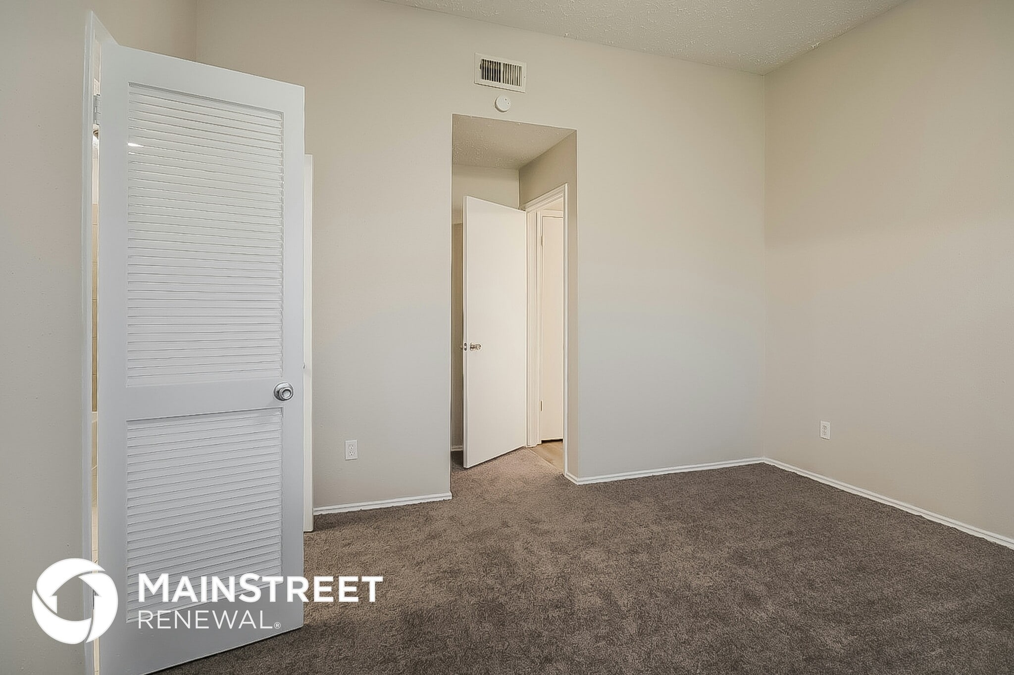 Building Photo - 7003 Oakmantle Dr