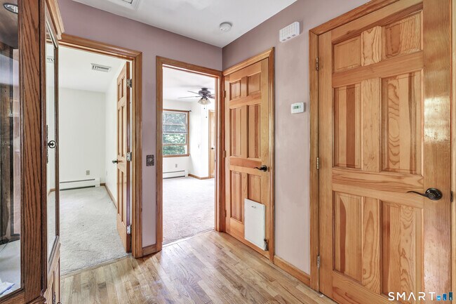 Building Photo - 5B Saxony Dr