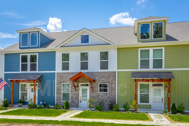 Building Photo - 1886 Young Rd SE