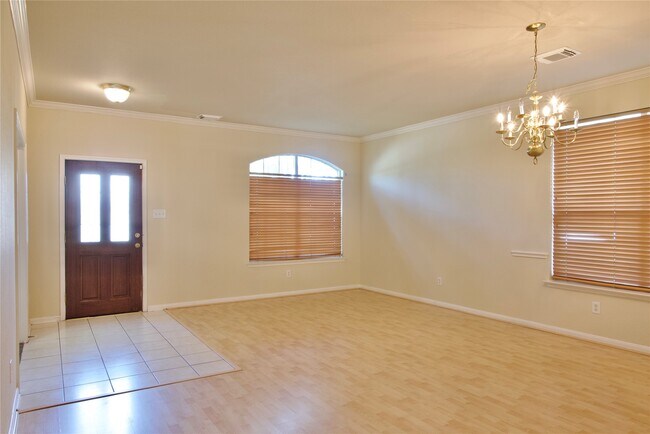 Building Photo - 3215 Cumberland Ct