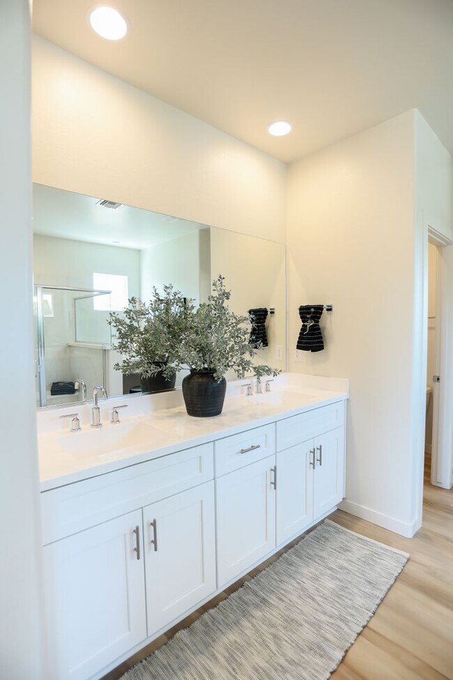 Building Photo - 2 Weeks Free - Gated Community / Pet Friendly / Newly Built - in Central Phoenix