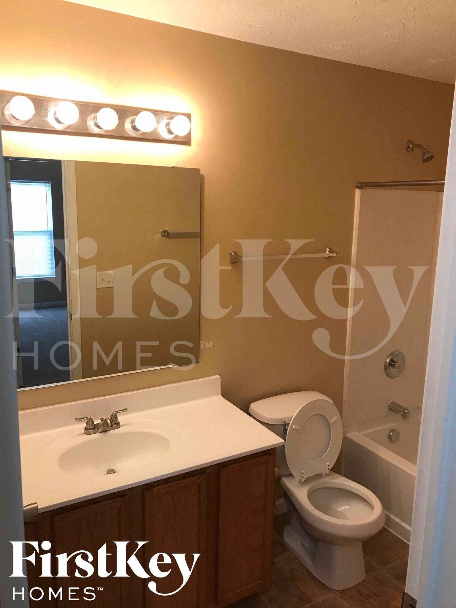 Building Photo - 12663 Pinetop Way