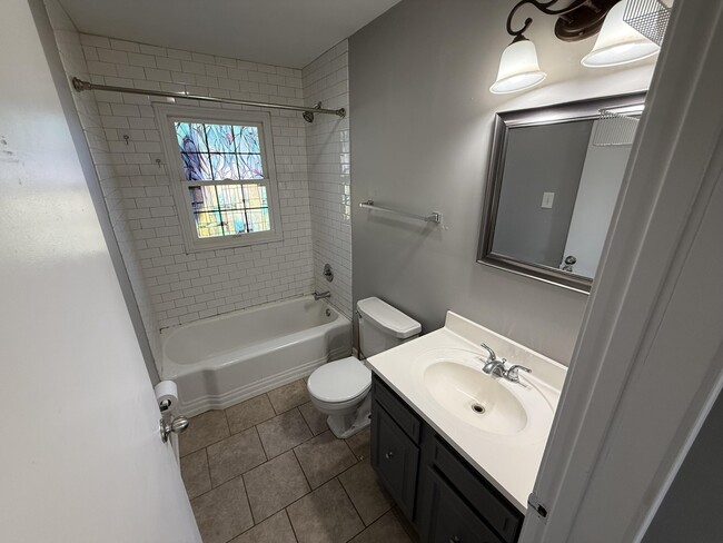 Building Photo - 2023 Clays Mill Rd