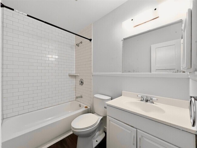 Building Photo - 5400 Harmon Ave