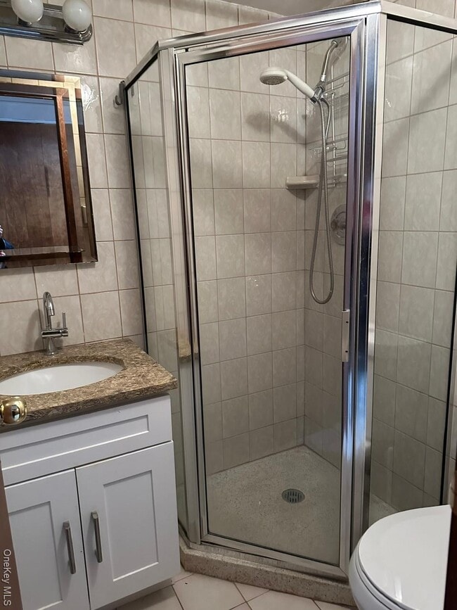 Building Photo - 209-34 41st Ave