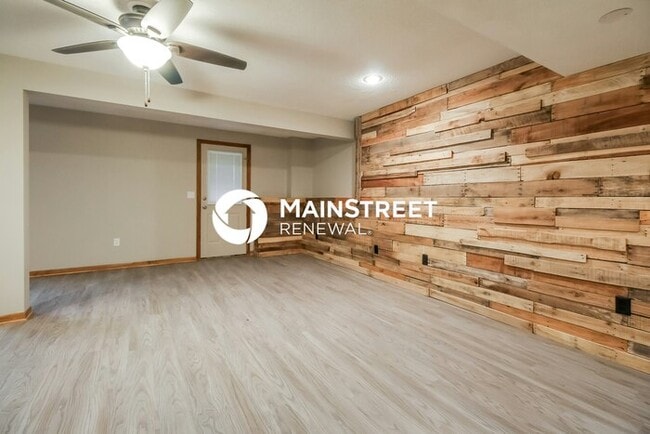 Building Photo - 4 Bedroom Pet-Friendly Home in Kearney, MO with Main Street Renewal