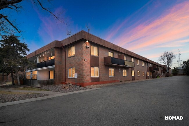 Building Photo - Charming 2BR Condo in Denver