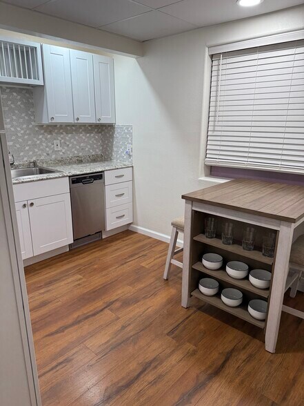 Drawers - 214 Eagle Ave