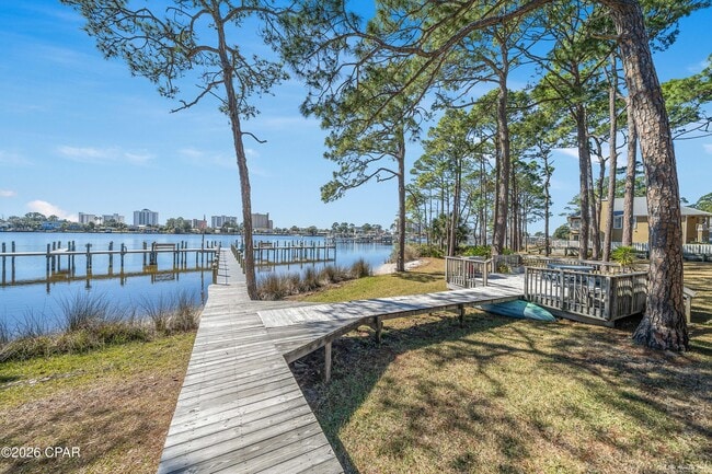 Building Photo - 6903 N Lagoon Dr