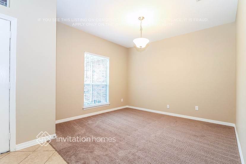 Building Photo - 2218 Summer Brook Dr