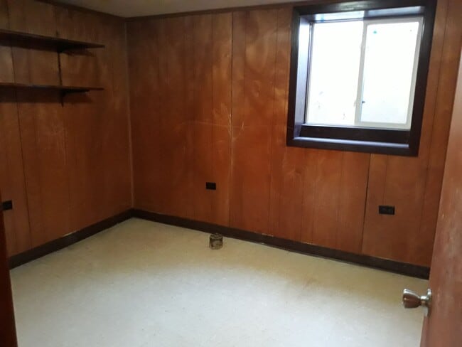 Building Photo - One level living *4Bed*2Bath Single Family Home. Available May 1!