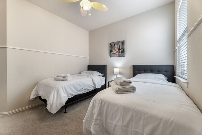 Building Photo - 12044 Ringtail Dr