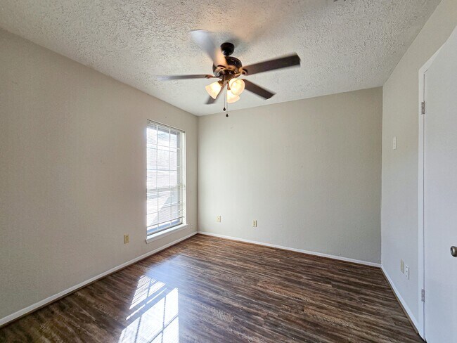 Building Photo - 12645 Lake Conroe Hills Dr