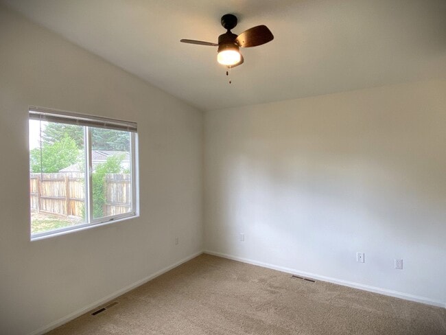 Building Photo - 3906 Charles St