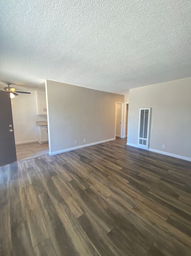 Interior Photo - 1357