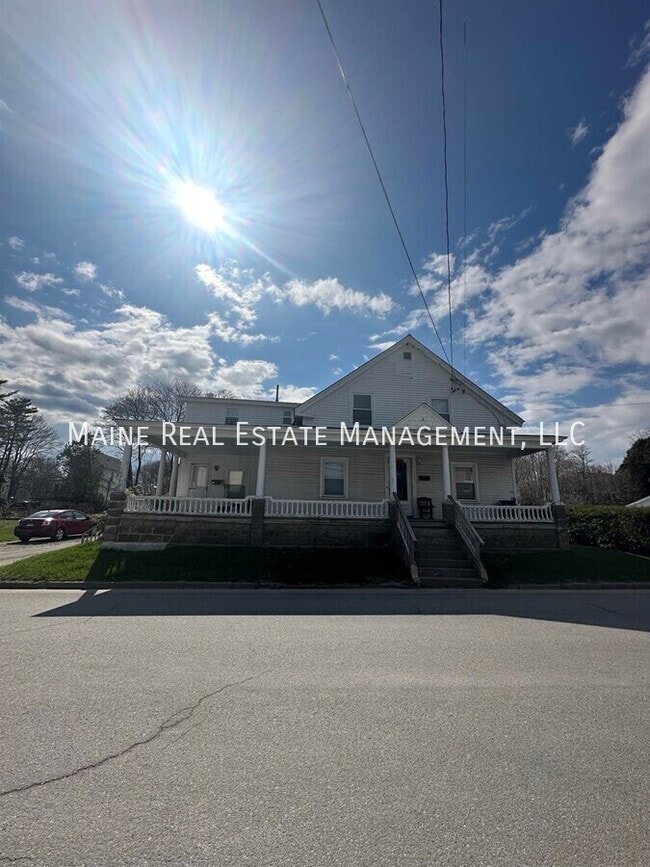 Primary Photo - 253 Brunswick St