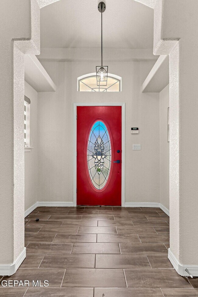 Building Photo - 3121 Tierra Paola Ln