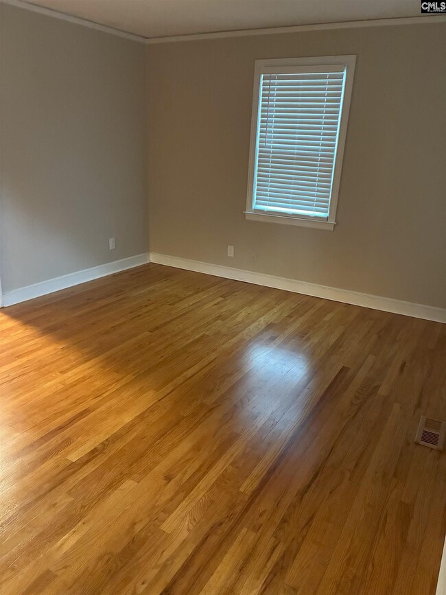 Building Photo - 617 Holland Cir