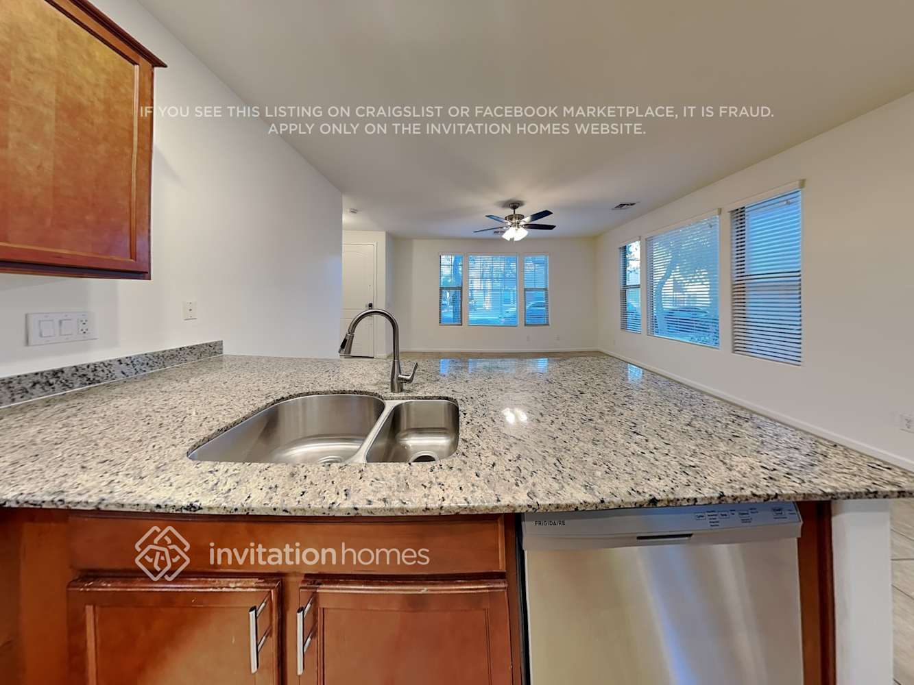 Building Photo - 3369 E Constitution Dr