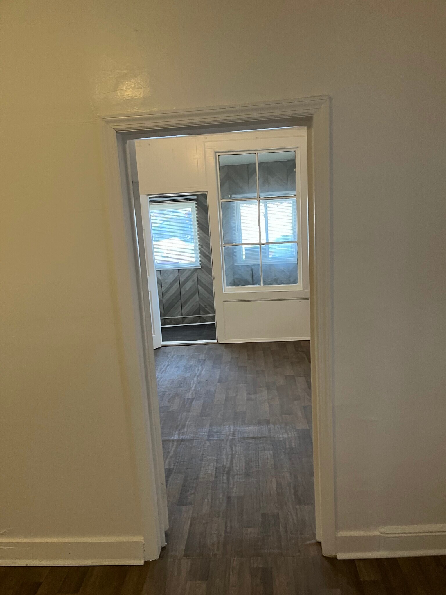 Building Photo - 44 N Bond St