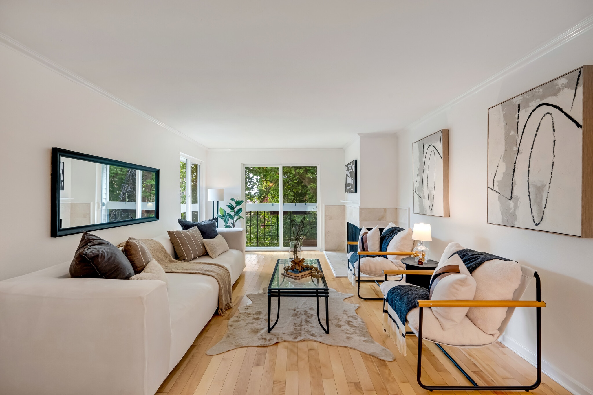 Living Room - 202 W Olympic Pl