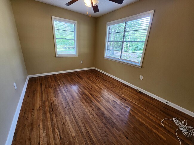 Building Photo - 8807 Creek Trail