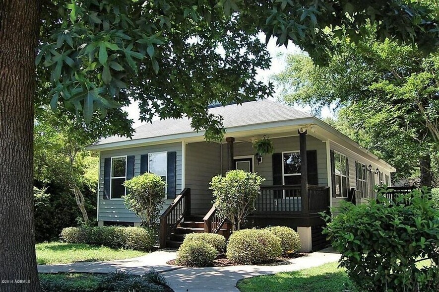 Building Photo - 8 Lagaree Ct