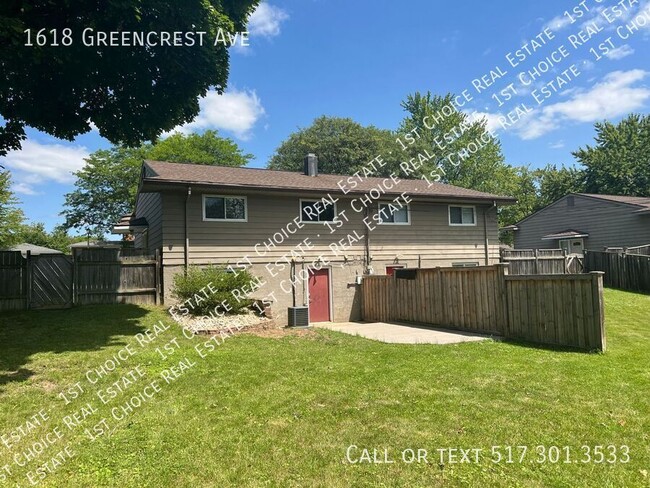 Building Photo - Available Jan 2025 - Great 3-BDR 2-BTH Dup...