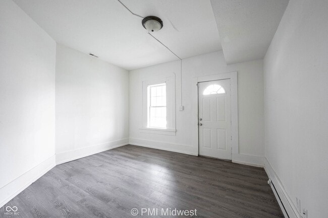 Building Photo - 238 N Beville Ave