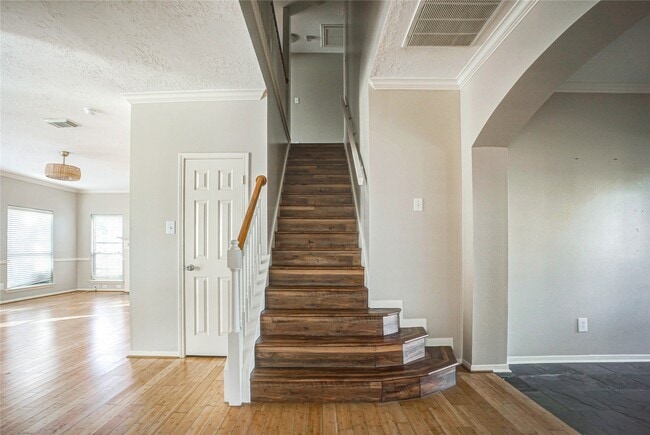 Building Photo - 21519 San Marino Dr