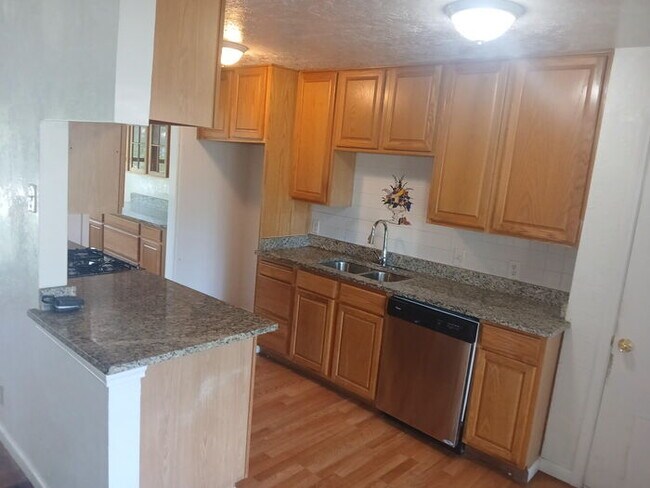 Building Photo - Great Rental in Farmers Branch, TX 75234