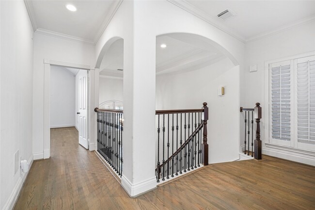 Building Photo - 4746 Post Oak Timber Dr