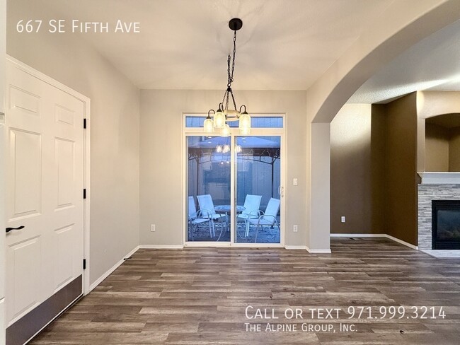 Building Photo - 667 SE Fifth Ave-