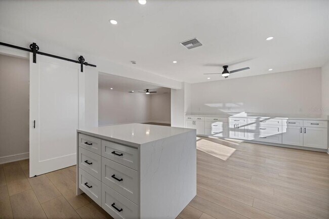 Building Photo - 470 Leger Dr