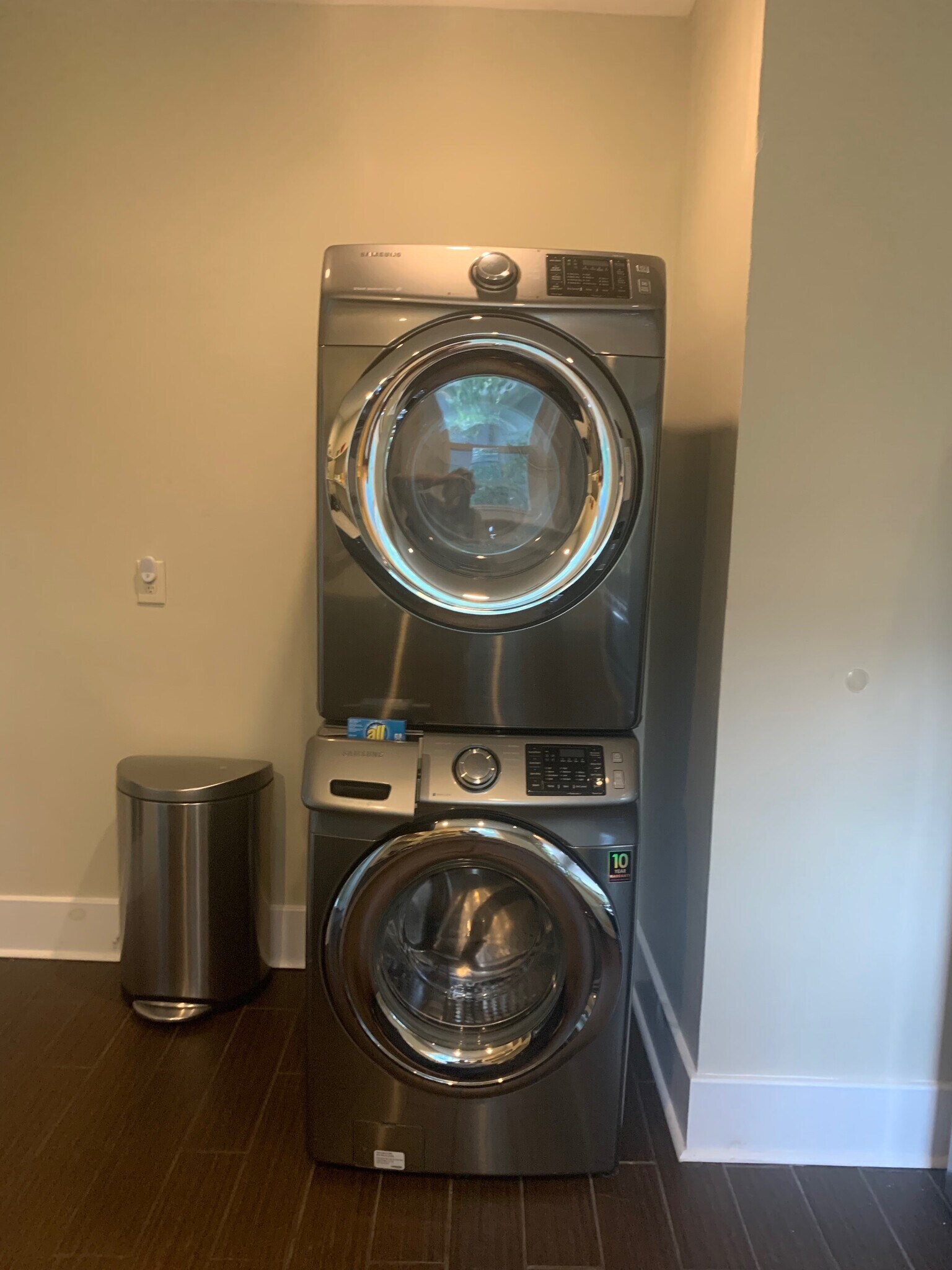 Washer/Dryer - 309 E 34th St
