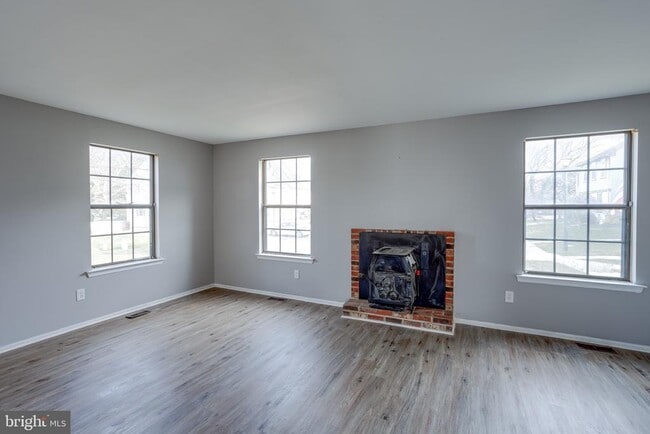 Building Photo - 101 Bayberry Ct