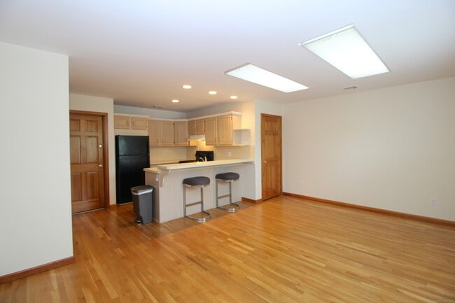 Building Photo - 107 Saugatuck Ave