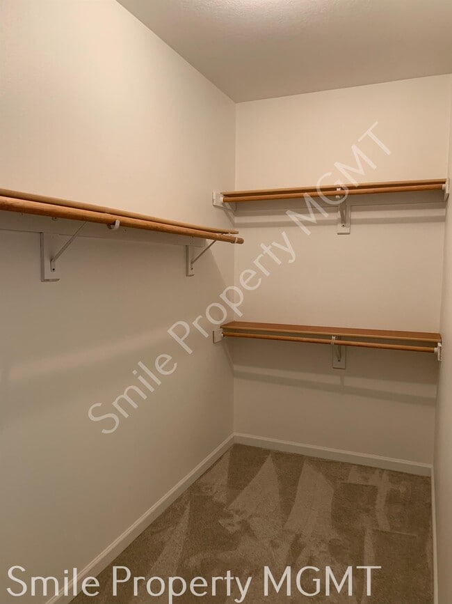 Building Photo - 13642 SE Foster Pl