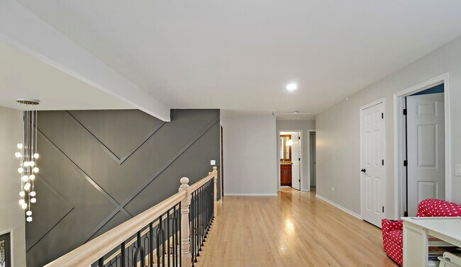 Building Photo - 196 Rosedale Ct