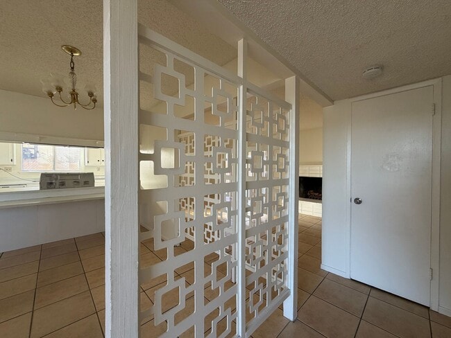 Building Photo - Spacious 3 Bedroom 2 Bathroom House For Rent