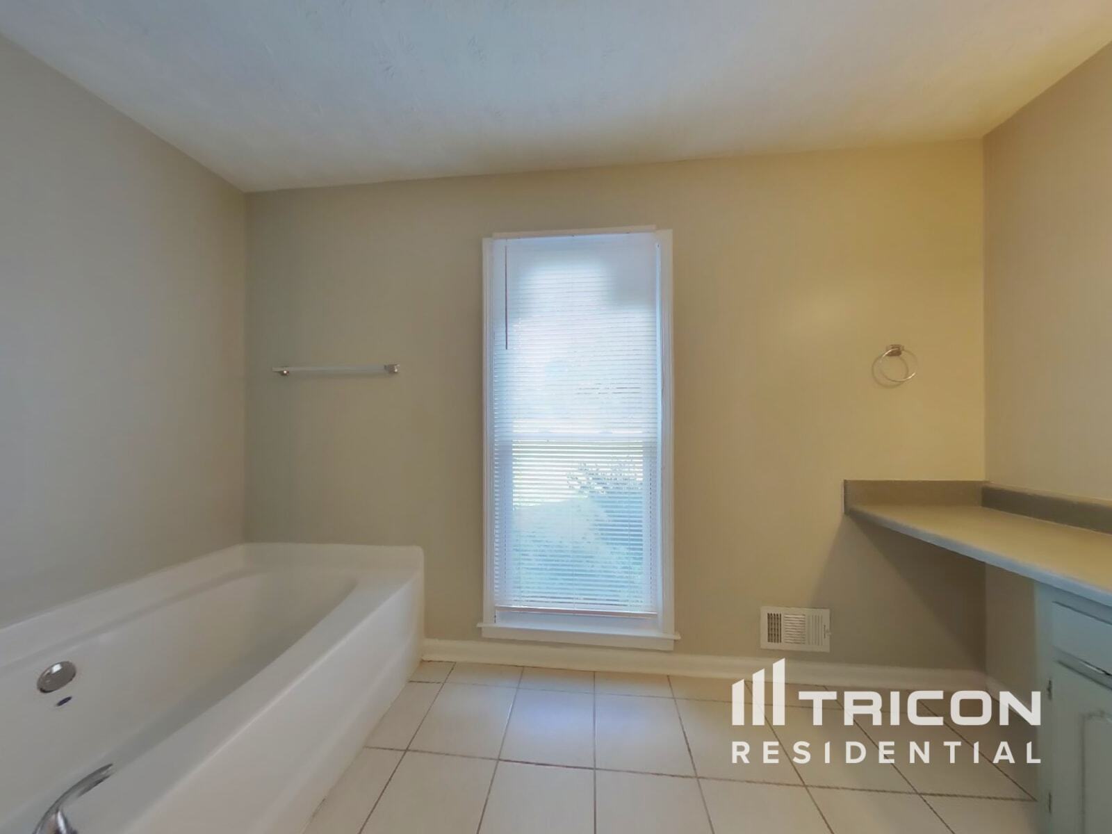 Building Photo - 55 6th Ave