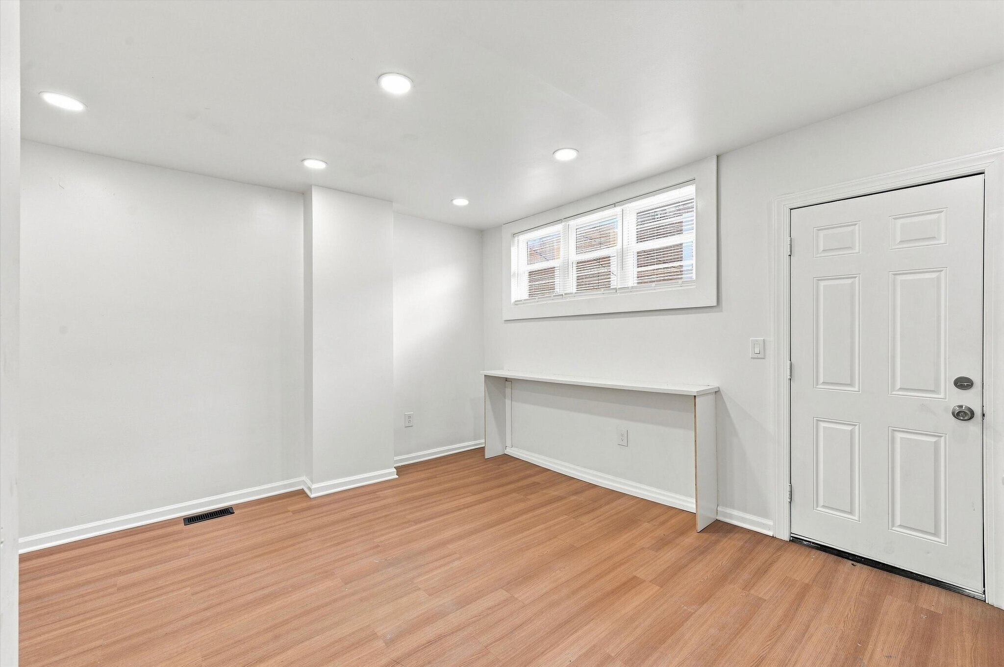 Building Photo - 6711 Linmore Ave