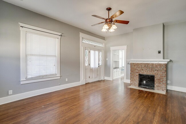 Building Photo - Amazingly Remodeled 1916 Home Located in N...