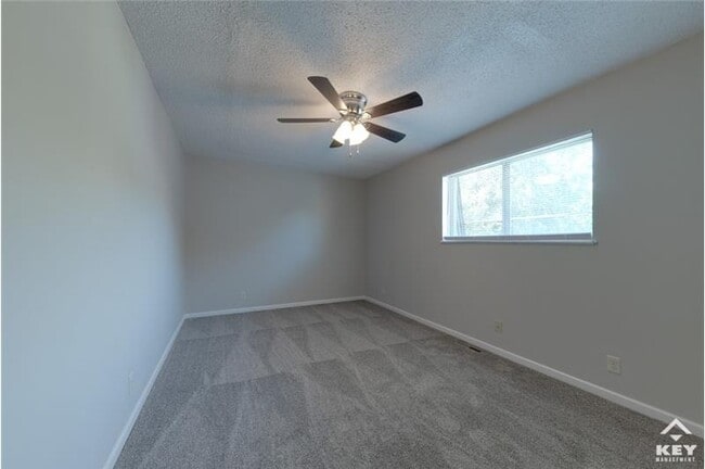 Building Photo - 1321 N Sheridan St