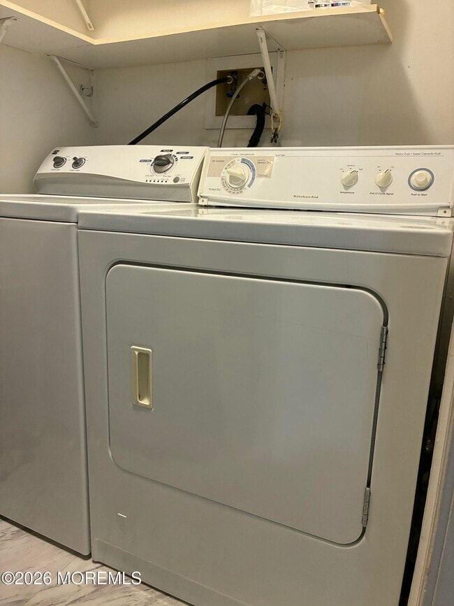 Building Photo - 419 Hancock Pl