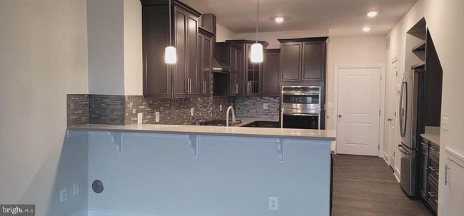 Building Photo - 4940 MacDonough Pl