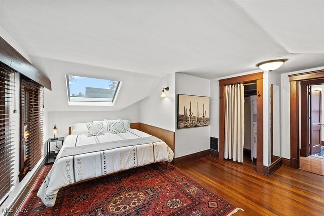 Building Photo - 19 4th