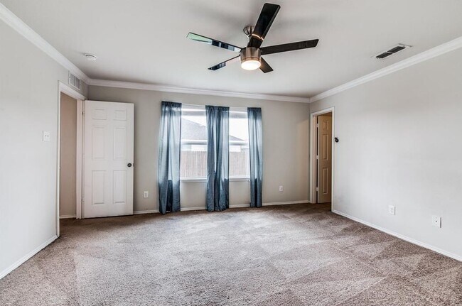 Building Photo - 369 Magma Dr