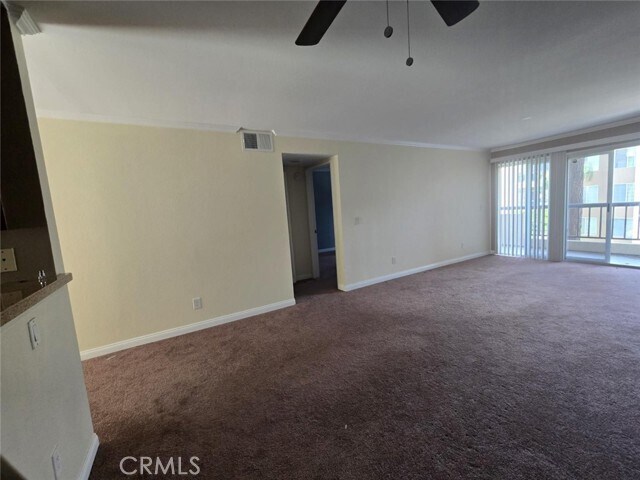 Building Photo - 5540 Owensmouth Ave