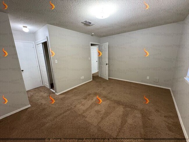 Building Photo - NOW LEASING : 3 Bed 2.5 Bath Townhouses